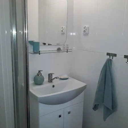 Daire Kamienica Nad Malta- Mieszkania Nad Jeziorem Maltanskim